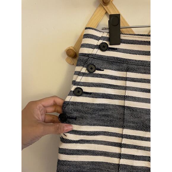 Ann Taylor LOFT Shorts Women's 2 Blue Riviera Striped Sailor Nautical Pockets - Picture 3 of 6